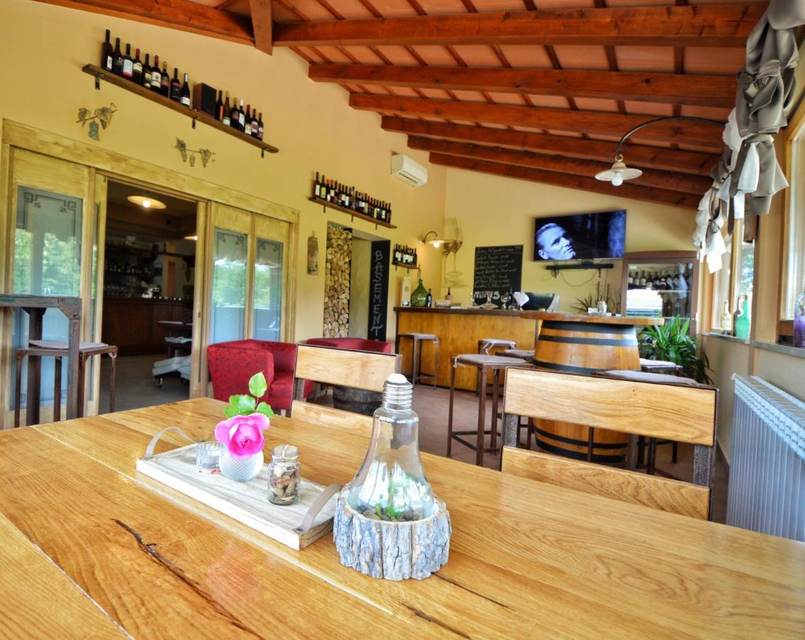 Hotel Tomazici Santalezi Buitenkant foto