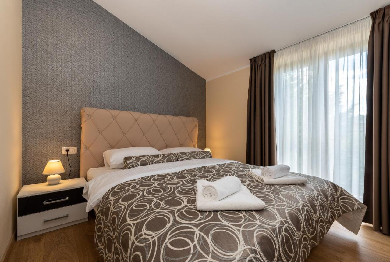 Hotel Tomazici Santalezi Buitenkant foto