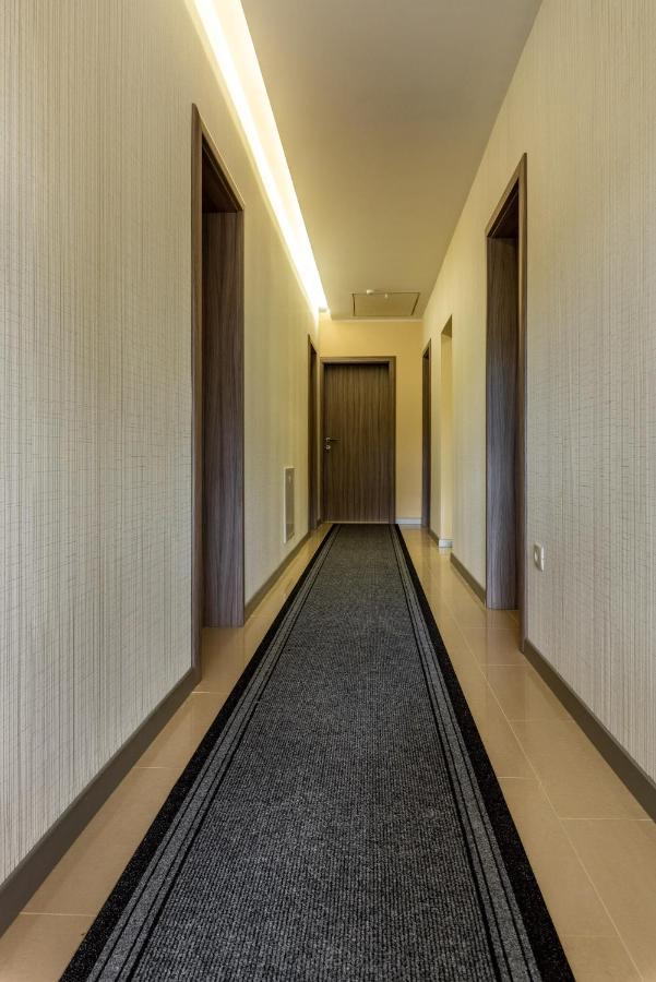 Hotel Tomazici Santalezi Buitenkant foto